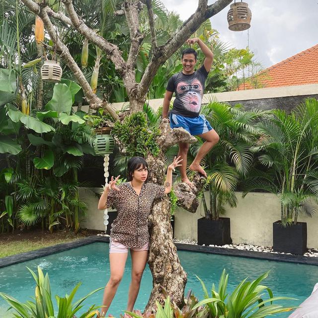 Momen Liburan Vanessa Angel dan Suami di Bali. (Sumber: Instagram/vanessaangelofficial)