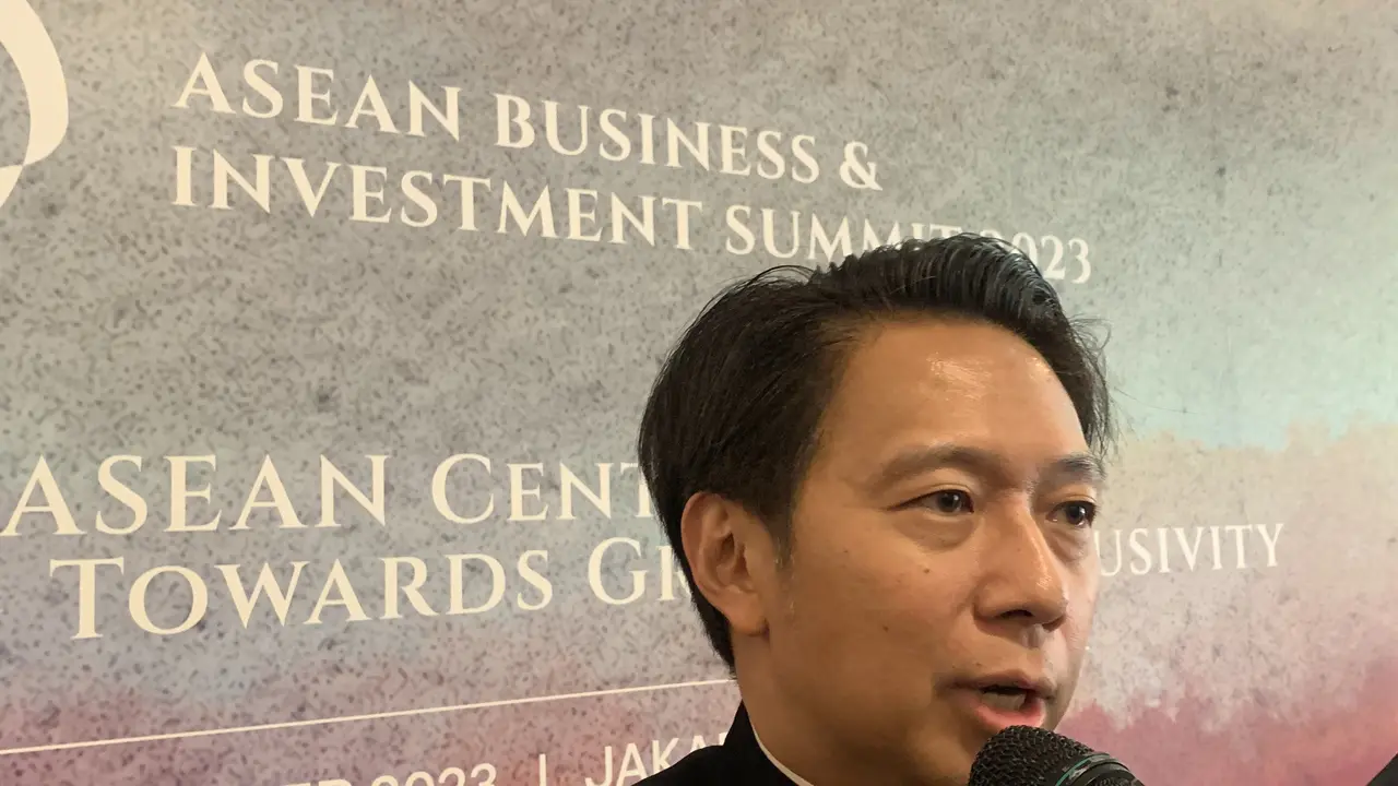 Legacy Lead of ASEAN Net Zero Hub and Carbon Centre of Excellence, Dharsono Hartono  dalam acara Business & Investment Summit di Sultan Hotel, Jakarta pada Senin (4/9/2023). (Tasha/Liputan6.com)