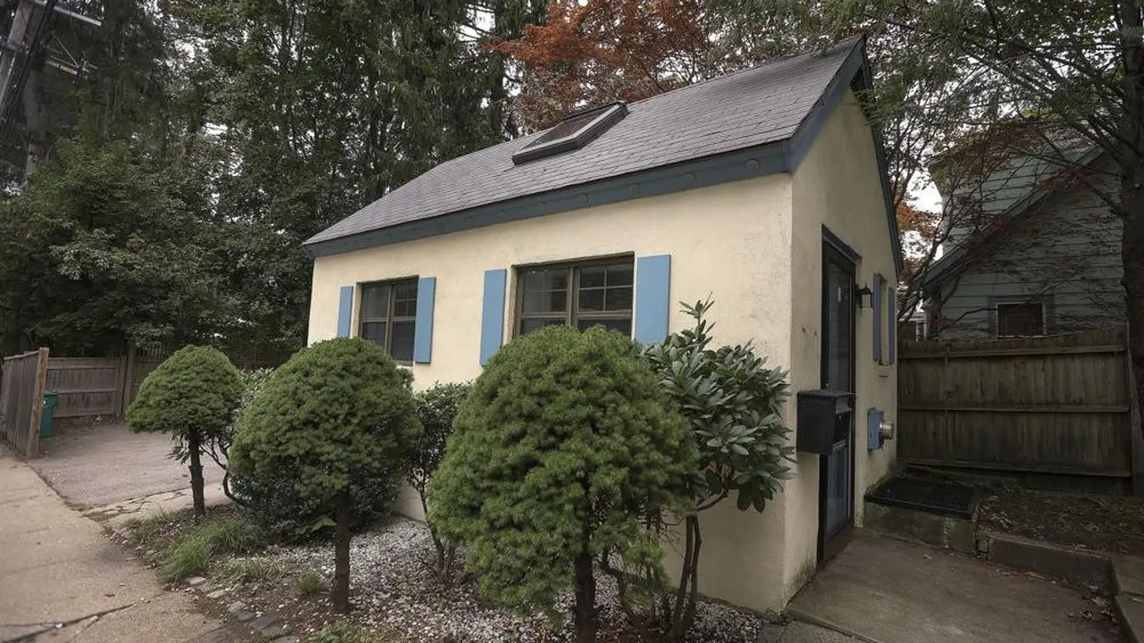 Rumah mungil di Boston terjual dengan harga Rp 4,5 miliar (Sumber: AP)