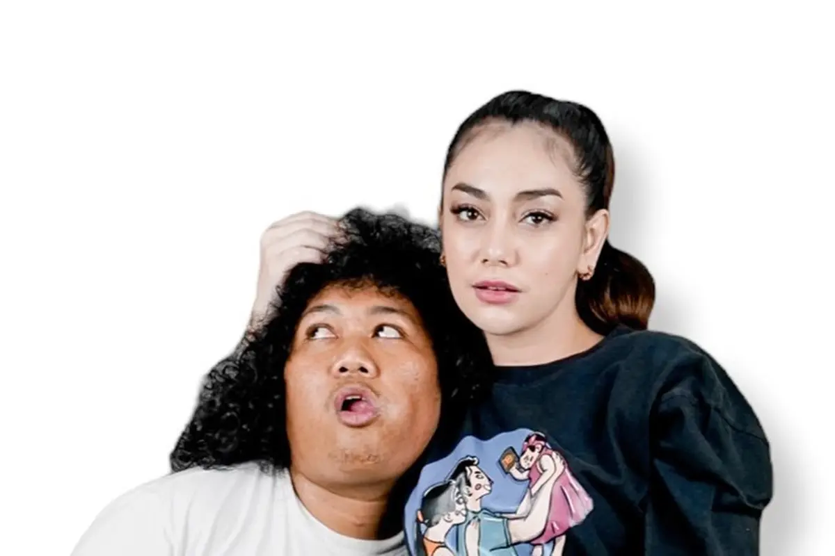 Celine Evangelista tak sungkan memeluk Marshel Widianto. Hal yang sama juga diperlihatkan komika asal Tanjung Priok, Jakarta Utara, ini. (Foto: Instagram/@marshel_widianto)