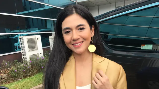 DJ Una (ist/ Munady Widjaja)