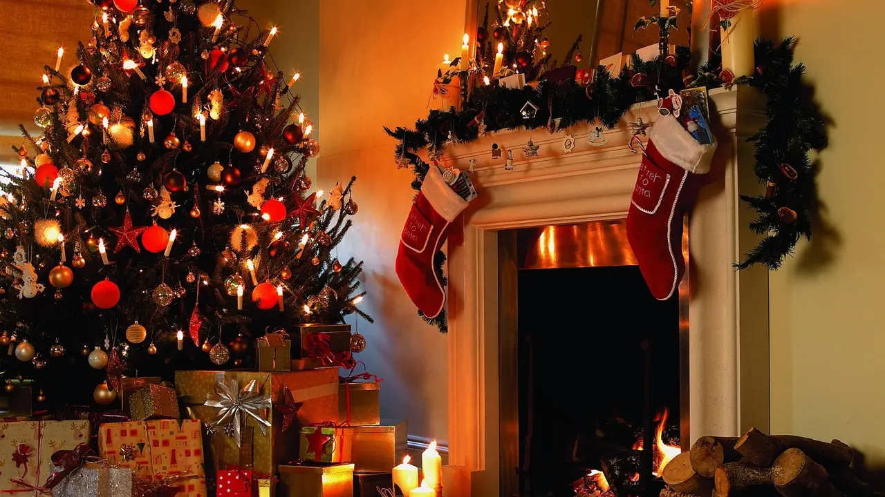 Bintang 5: Gereja Tertua, Fakta Sinterklas, Tradisi Natal