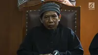 Terdakwa Oman Rochman alias Aman Abdurrahman menjalani persidangan lanjutan di Pengadilan Negeri Jakarta Selatan, Selasa (27/3). Aman diadili terkait kasus ledakan bom di Jalan Thamrin. (Liputan6.com/Faizal Fanani)