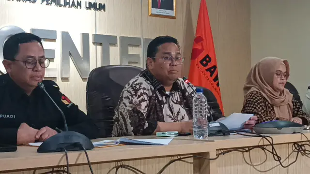 Ketua Bawaslu RI Rahmat Bagja dalam konferensi pers di Kantor Bawaslu, Jakarta, Selasa (19/12/2023).