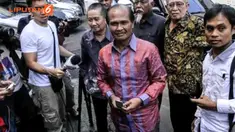  Pentolan Kalijodo, Abdul Azis alias Daeng Azis ditangkap polisi. Azis ditangkap Petugas Polres Jakarta Utara terkait kasus pencurian listrik. Azis diduga mencuri listrik yang dipakai untuk keperluan operasional kafenya di kawasan Kalijodo.