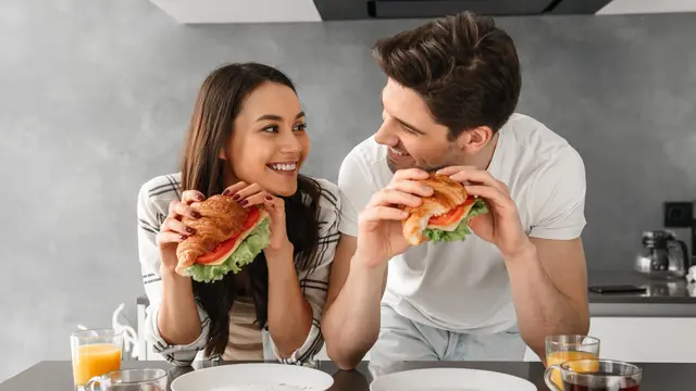 perempuan dan pasangan jan burger