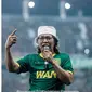 5 Gaya Cak Nun Dukung Persebaya, Beri Doa Agar Juara Musim Depan (sumber: Instagram.com/officialpersebaya)