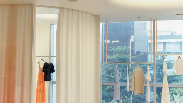 Bukan Cuma Belanja Outfit, Bikin Konten hingga Foto Bareng Bestie Bisa Dilakukan di Gerai Terbesar Love, Bonito Jakarta