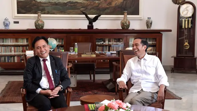 Keakraban Jokowi dan Yusril Ihza Mahendra di Istana Bogor