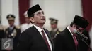 Ekspresi Menko Polhukam, Luhut Panjaitan dan Menkumham,  Manusia Yasonna Laoly jelang pelantikan anggota Kompolnas di Istana Kepresidenan, Jakarta, Jumat (13/5). (Lipuatan6.com/Faizal Fanani)