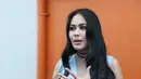 Hubungan selebriti Ayu Ting Ting dan Jessika Iskandar dikabarkan tidak seperti dulu lagi. Menurut Kartika Putri, yang juga sahabat dekat keduanya melihat ada yang sengaja memperparah hubungan keduanya. (Galih W. Satria/Bintang.com)