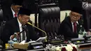Ketua DPR Bambang Soesatyo (kiri) bersama Wakil Ketua DPR Agus Hermanto memimpin Sidang Paripurna di Gedung DPR, Jakarta, Jumat (16/8/2019). Nantinya DPR akan membahas RAPBN 2020 untuk selanjutnya disahkan menjadi UU. (Liputan6.com/JohanTallo)