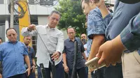 Penjabat atau Pj Gubernur DKI Jakarta Heru Budi Hartono&nbsp;meninjau penataan kabel utilitas di sejumlah wilayah Ibu Kota. (Liputan6.com/Winda Nelfira)