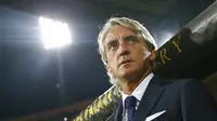Roberto Mancini tidak puas sukses mengantarkan Inter Milan berada di posisi kedua klasemen sementara Serie A. (REUTERS/Tony Gentile)