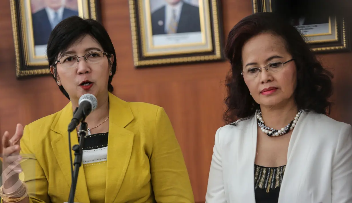 Panitia Seleksi (Pansel) calon pimpinan KPK memberi keterangan pers di Gedung Sekretariat Negara, Jakarta, Selasa (23/6/2015). Pansel mengumumkan bahwa masa pendaftaran calon Pimpinan KPK diperpanjang hingga awal Juli. (Liputan6.com/Faizal Fanani)