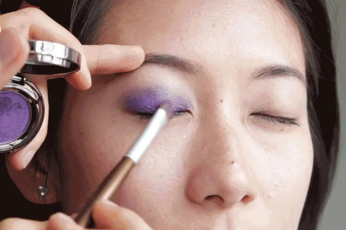Tips Riasan Eye Shadow Super Kece Buat Mata Cewek Asia