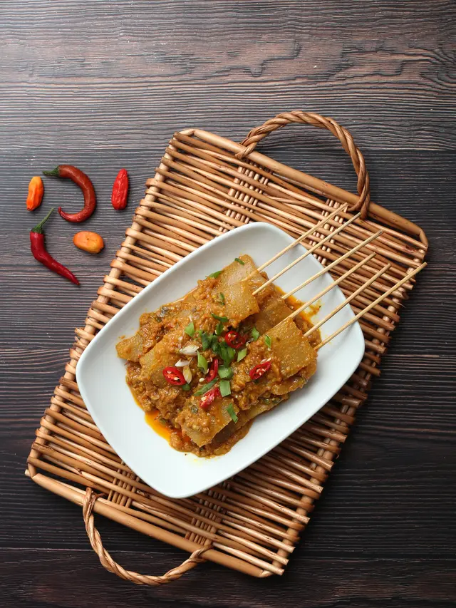 Cungkring Khas Bogor: Simfoni Kenyal Kikil Sapi dalam Pelukan Gurih Bumbu Kacang