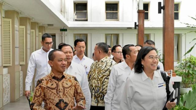Sri Mulyani Indrawati menghadiri rapat koordinasi dengan kementerian dan lembaga terkait untuk membahas kebijakan subsidi BBM