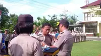 Curhat Kapolres yang Terpaksa Mencopot Seragam Anak Buahnya