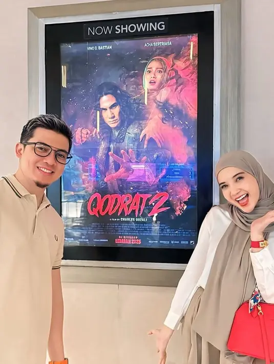 Zaskia membagikan pesan mendalam yang ia petik dari film 'Qodrat 2', yaitu tentang pentingnya melawan hawa nafsu dan selalu mengingat kasih sayang Allah. Unggahan tersebut langsung mendapat respon positif dari warganet dan juga Acha Septriasa sendiri. (Liputan6.com/IG/@zaskiasungkar15)