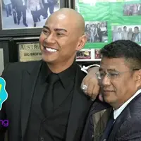 Deddy Corbuzier dan Hotman Paris Hutapea bersatu untuk melawan Mario Teguh dan membela Ario Kiswinar Teguh.