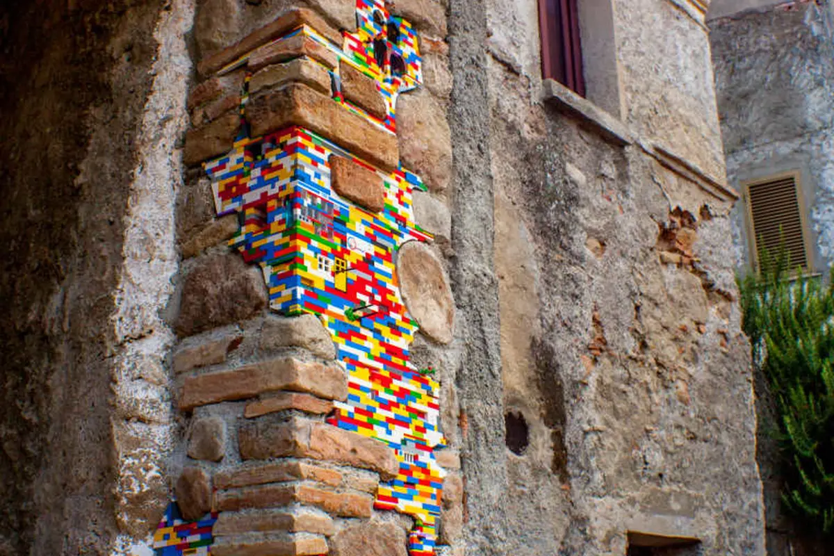 revitalisasi bangunan dengan lego (foto: Jan Vormann / VG Bild)