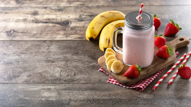 Strawberry banana smoothie