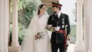 Royal wedding pun diselenggarakan oleh Pangeran Yordania, menikahi Rajwa Al Saif yang mengenakan gaun putih lengkap dengan veilnya. @alhusseinjo
