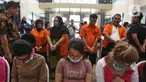 Tersangka dihadirkan saat rilis pengungkapan tindak pidana perdagangan orang di Bareskrim Polri, Jakarta, Jumat (14/2/2020). Polisi berhasil mengamankan 5 orang tersangka yaitu Nunung Nurhayati, Oom Komariah, H. Saleh, Devi Okta Renaldi, Almasod Abdul Azis. (Liputan6.com/Herman Zakharia)