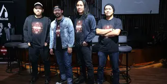 Musikimia resmi meluncurkan album bertajuk 'Intersisi'. Nama 'Intersisi' pemberian dari sahabat Musikimia. Launching album di Hard Rock Cafe, Jakarta Selatan, Senin (1/2/2016). (Nurwahyunan/Bintang.com)