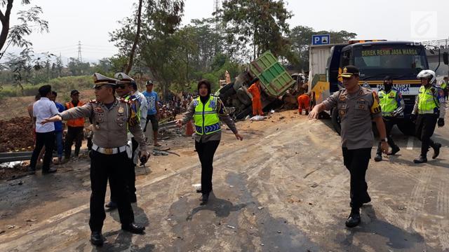 Tewaskan 7 Orang, Begini Penampakan Kecelakaan Maut Tol Cipularang