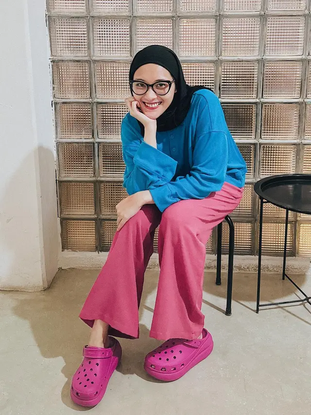 [Fimela] 6 Potret Cantik Memesona Kakak Sabda AHessa, Syanindita Trasysty