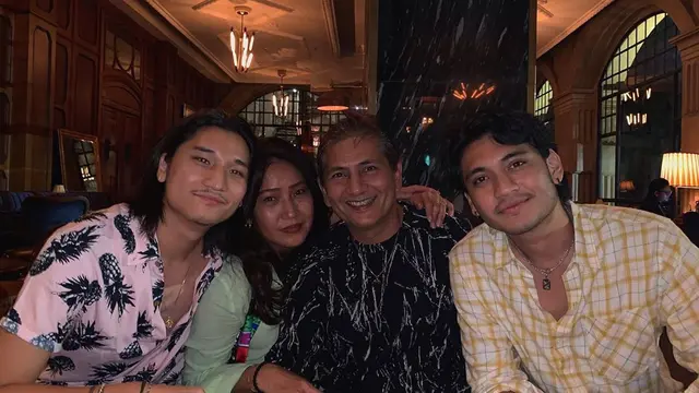 7 Potret Lorenzo, Adik Giorgino Abraham yang Tekuni Sepakbola