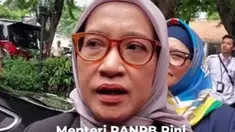 Menteri PANRB Rini Widyantini menyampaikan bahwa pembukaan seleksi CPNS 2025 belum bisa dipastikan karena masih menunggu arahan Presiden Prabowo, sementara pemerintah fokus menuntaskan pengangkatan tenaga honorer menjadi PPPK dari hasil seleksi 2024 ...