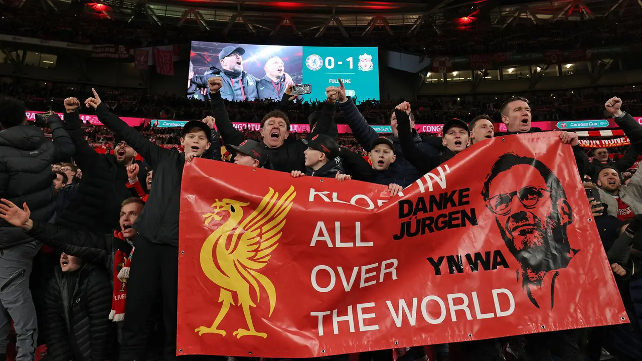 Foto: Senyum Semringah Jurgen Klopp saat Bawa Liverpool Sabet Trofi Carabao Cup di Musim Terakhirnya