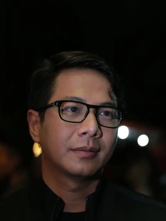 Selain cerita kisah cintanya, Mike juga menceritakan perjuangan menurunkan berat badannya. Berbagai cara dilakukan Mike hingga berhasil turun beberapa kilo. Meski beratnya kembali naik. (Adrian Putra/Bintang.com)