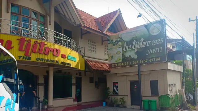 Rekomendasi Gudeg Malam Enak di Jogja