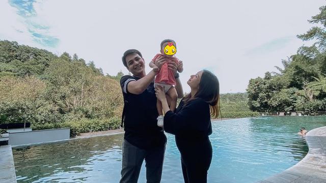 6 Potret Rizky Alatas Dampingi Adzana Bing Slamet saat Hamil, Makin Romantis