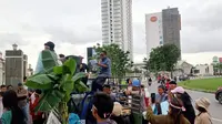 Unjuk rasa warga pengelola Agro Wisata Sei Tamiang Batam di BP Batam menolak penggusuran karena pengalihan lahan menjadi kawasan industri. Foto: liputan6.com/ajang nurdin&nbsp;