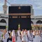 Suasana ibadah tawaf jemaah haji dari berbagai negara, termasuk Indonesia di Masjidil Haram, Makkah. (FOTO: MCH PPIH ARAB SAUDI 2023)