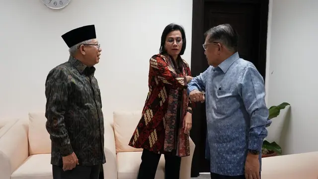 Keseruan Wapres Ma'ruf, Menkeu Sri Mulyani dan JK Praktikkan Salam Corona