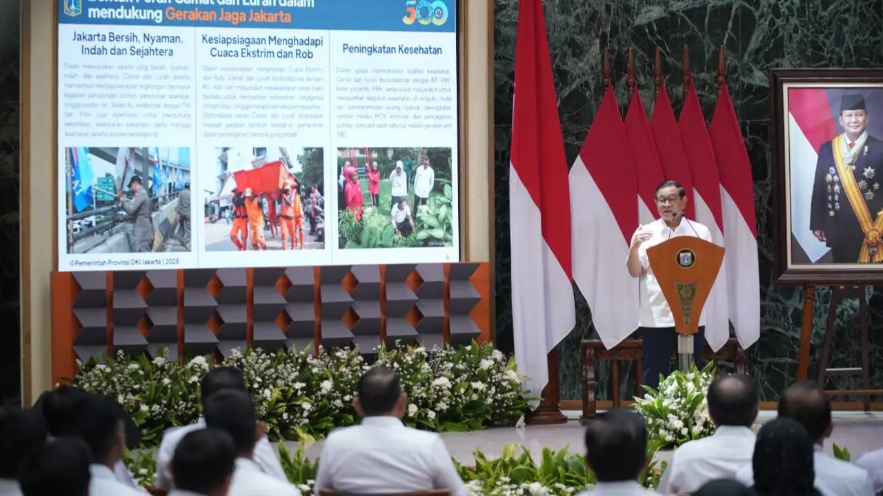 Gubernur DKI Jakarta Pramono Anung dalam Town Hall Meeting di Balai Kota DKI Jakarta.