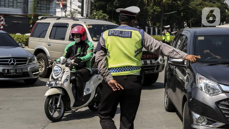 FOTO: Hari Pertama Pemberlakuan Ganjil Genap di Jakarta