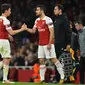 Koscielny saat digantikan Sokratis Papastathopoulus pada leg 2, babak 16 besar Liga Europa yang berlangsung di stadion Emirates, London, Jumat (22/2). Arsenal menang 3-0 atas Bate Borisov. (AFP/Glyn Kirk)