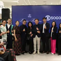 SOGO Department Store kembali memperluas jajaran brand premium internasionalnya dengan menghadirkan Grand Launching Brooks Brothers, rumah mode ikonik asal Amerika Serikat yang telah berdiri sejak 1818. (foto/dok: sogo indonesia)