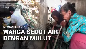 Warga Sedot Air dengan Mulut