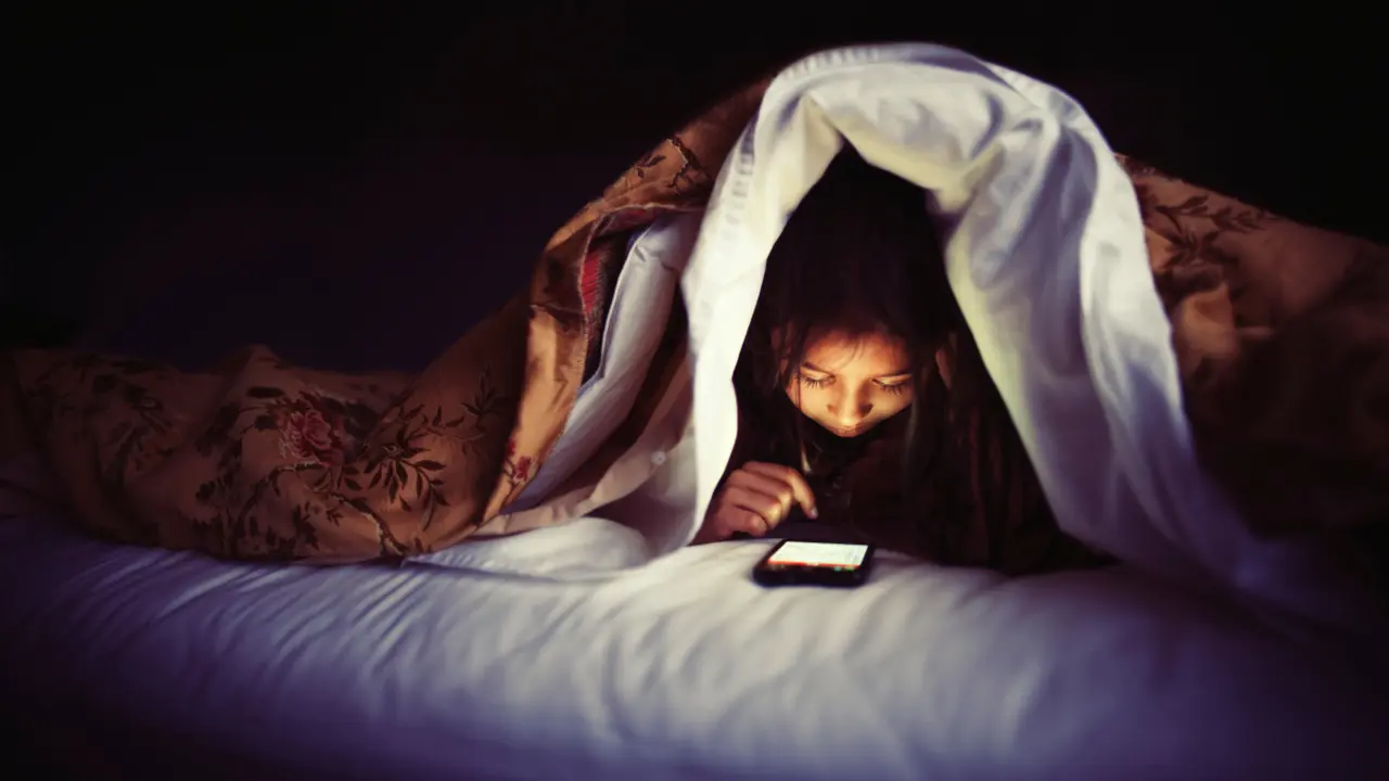 Jangan Biarkan Anak Akses Tablet Sebelum Tidur