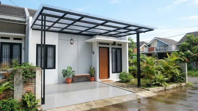 Desain Penutup Teras Transparan yang Melindungi dari Hujan Tanpa Menghalangi Cahaya