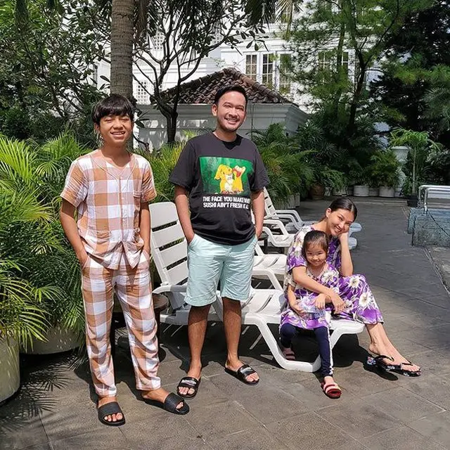 7 Potret Sarwendah dan Thalia Putri Onsu Kompakan Pakai Daster