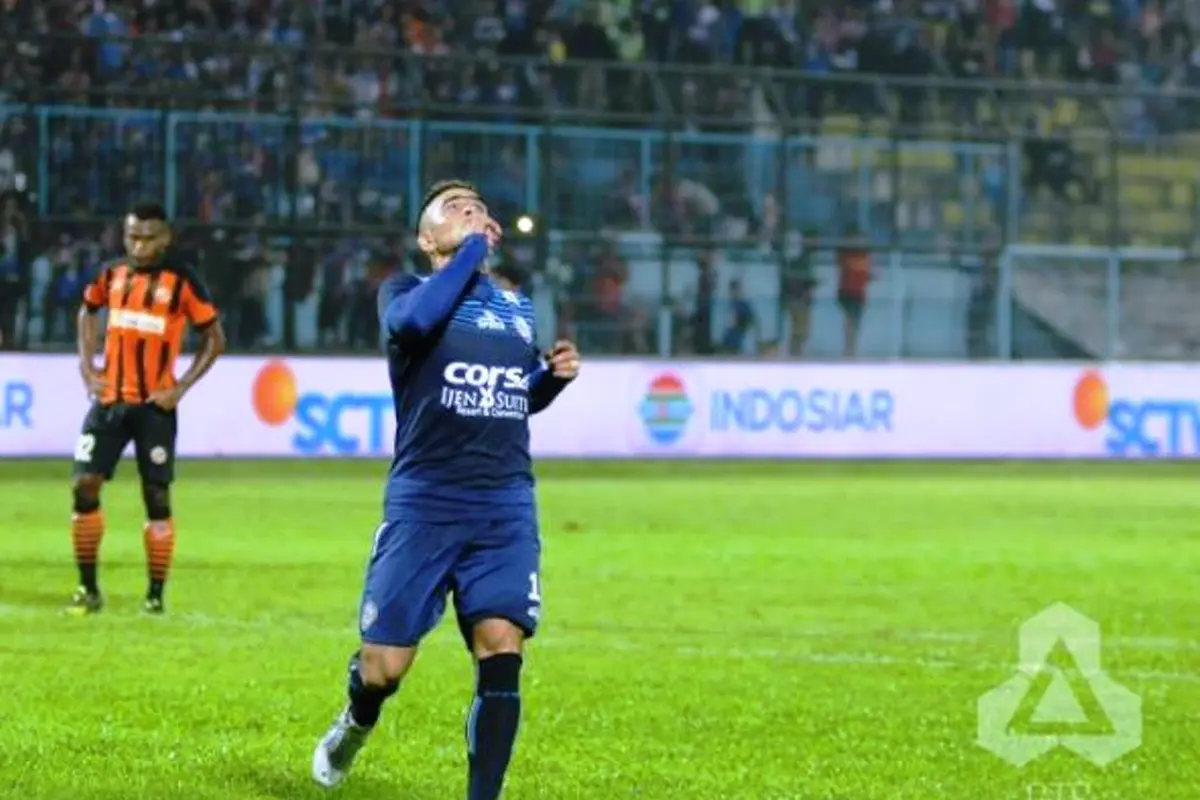 Arema Kontra PS TNI hingga Gent Tekuk Tottenham